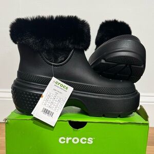 CROCS StomP Faux Fur Lined Boot - New with tags, never worn! Size 8 Women’s